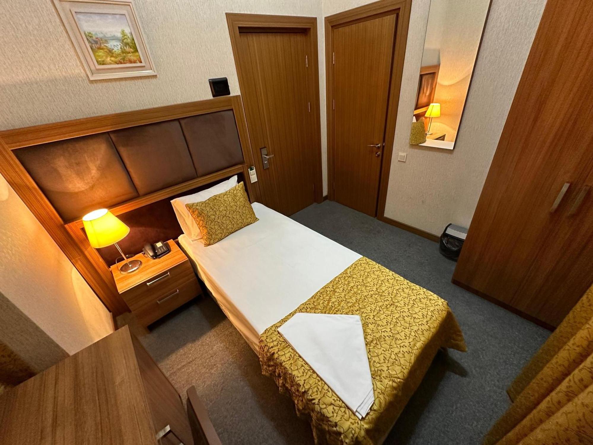 Turkiye Hotel Baku Room photo